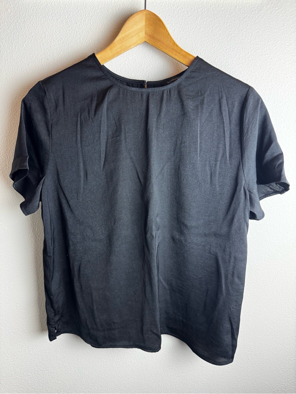 Banana Republic Classic Black Short Sleeve Blouse